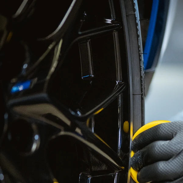 NOUVEAU NOIR - Water based tire shine