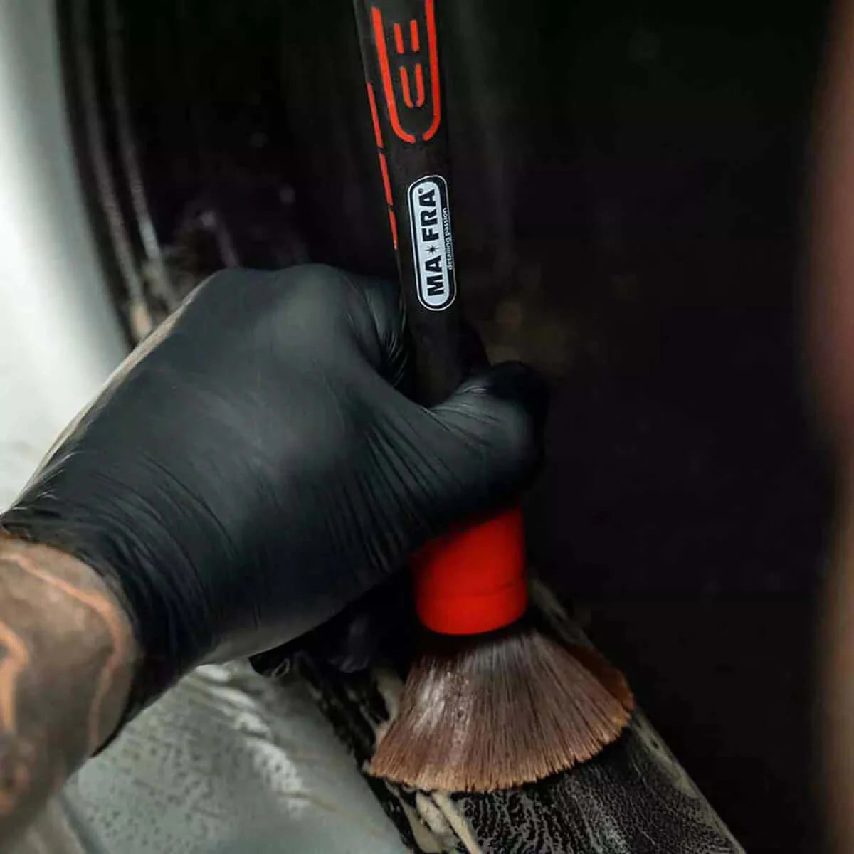 Maniac Line EXTERIOR DETAIL BRUSH