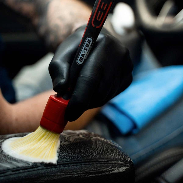 INTERIOR DETAIL BRUSH