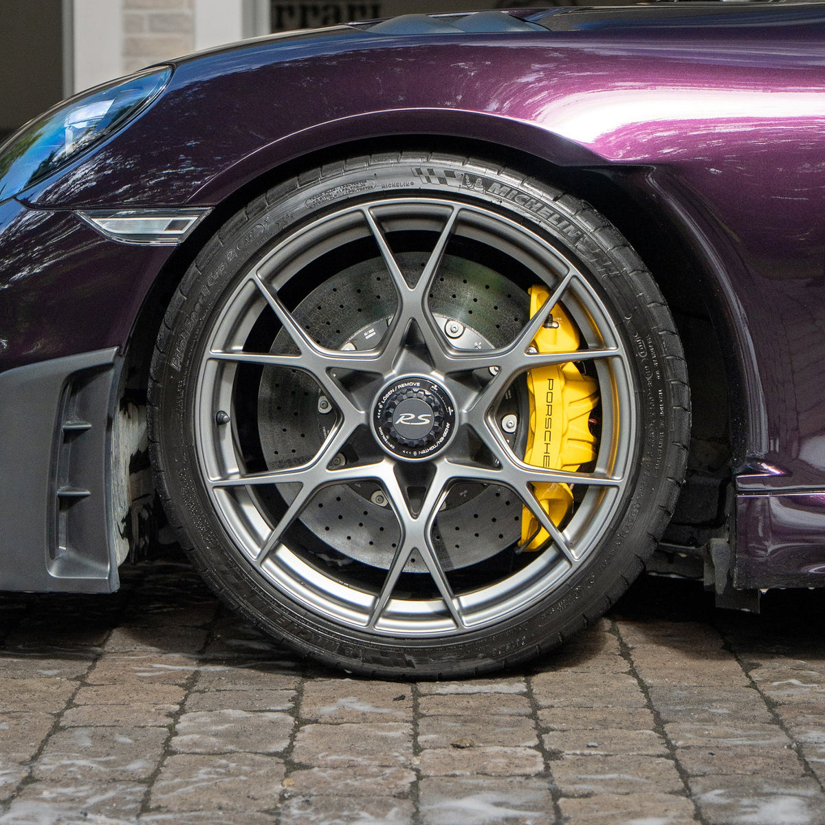 GRAPHENE TIRE DRESSING - Gel based tire shine